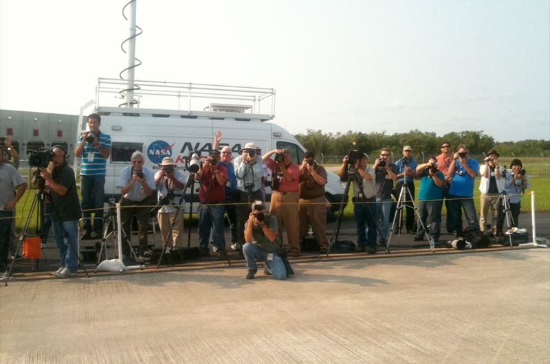 Astronauts arrive for Endeavour's final flight