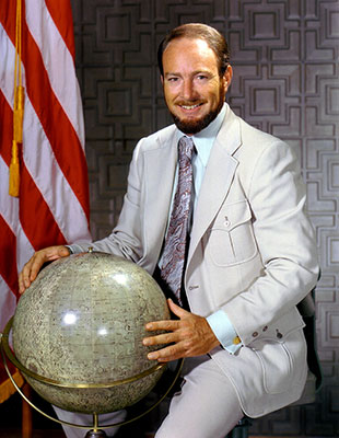 edgar mitchell astronaut collectspace nasa sixth dies moon walk dean 1971 portrait