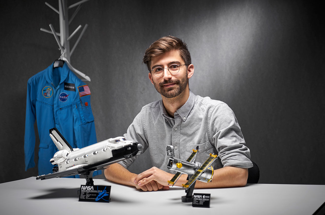 Forsendelse Byen Produkt LEGO designer reveals hidden details in new Space Shuttle Discovery set |  collectSPACE