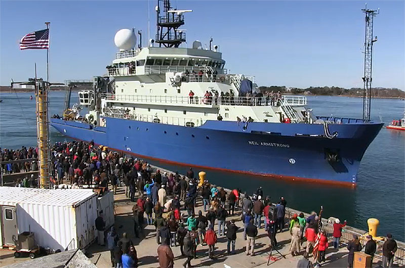 Why is the ocean blue? - Woods Hole Oceanographic Institution