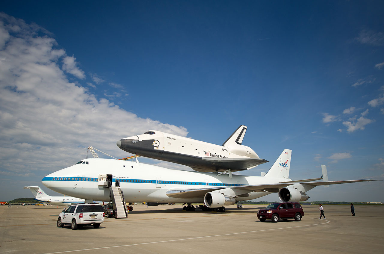 NASA's prototype space shuttle Enterprise now aims for Friday landing