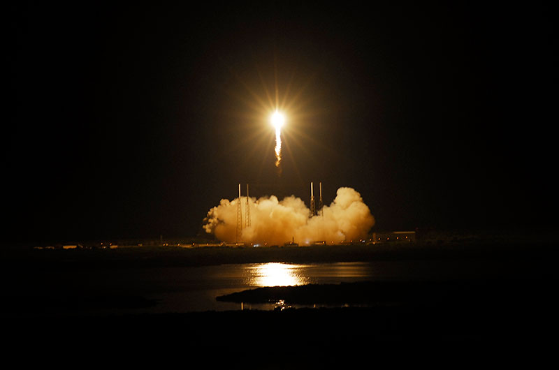 SpaceX launches commercial spacecraft on first flight to space station