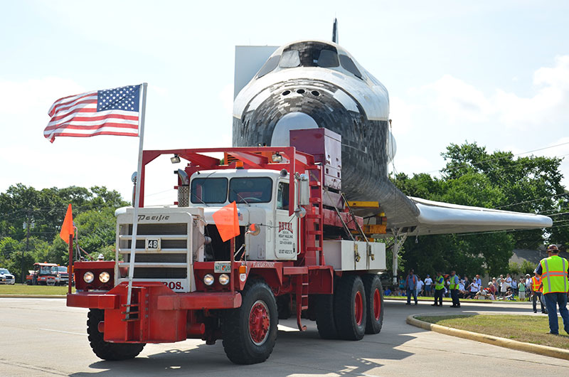 Sunday drive: Space shuttle replica's road trip to Space Center Houston