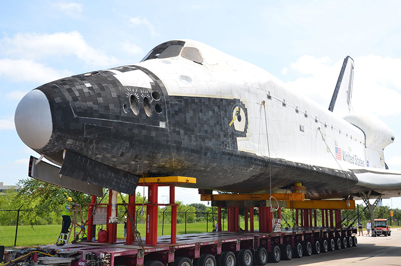 Sunday drive: Space shuttle replica's road trip to Space Center Houston