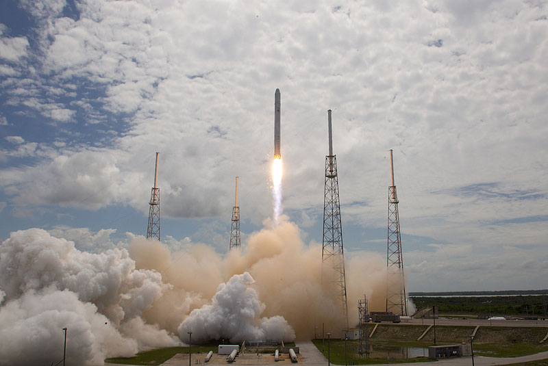 Inaugural SpaceX Falcon 9 soars into orbit