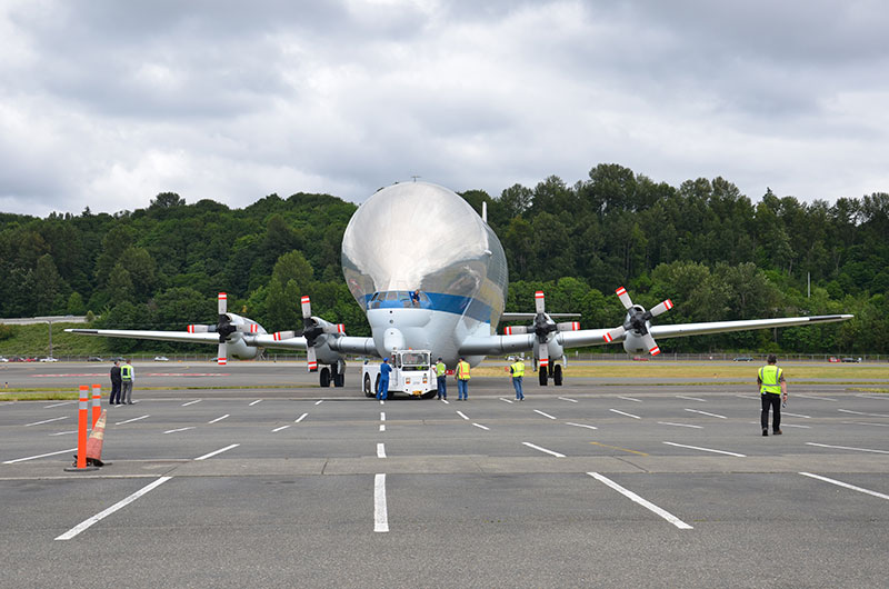 Nasa Space Shuttle Trainer Lands At Seattles Museum Of Flight