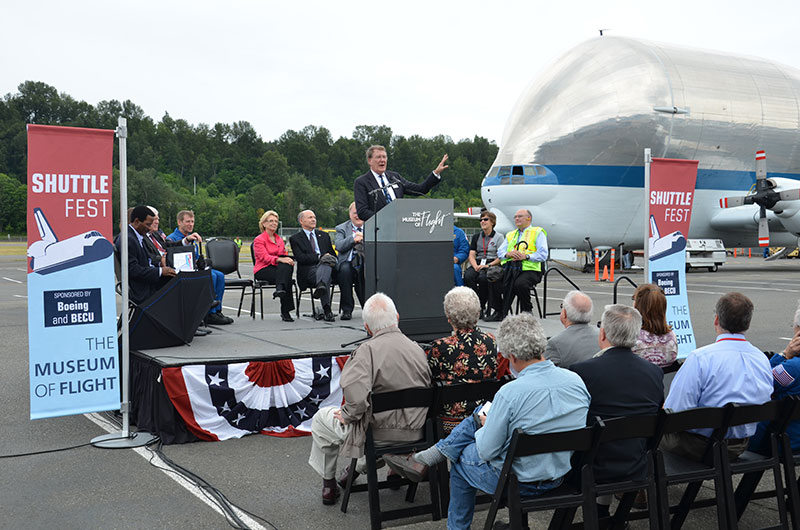 NASA space shuttle trainer lands at Seattle's Museum of Flight