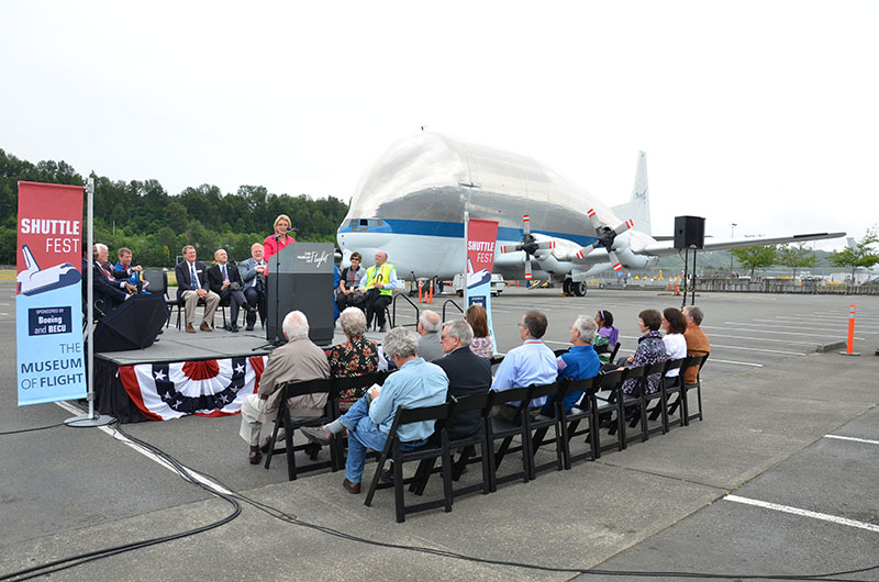 NASA space shuttle trainer lands at Seattle's Museum of Flight