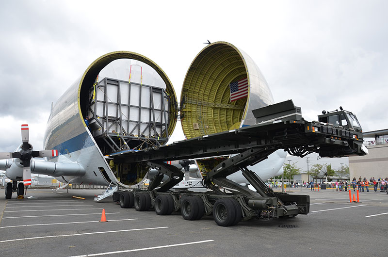 Nasa Space Shuttle Trainer Lands At Seattles Museum Of Flight