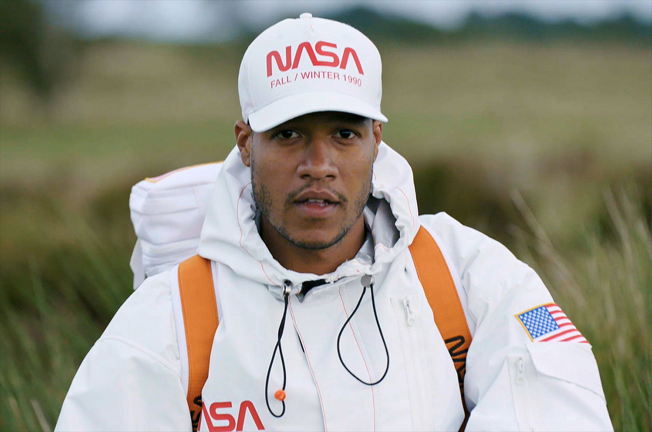 Detallado editorial Embutido Designer Heron Preston debuts spacesuit streetwear for NASA 60th |  collectSPACE