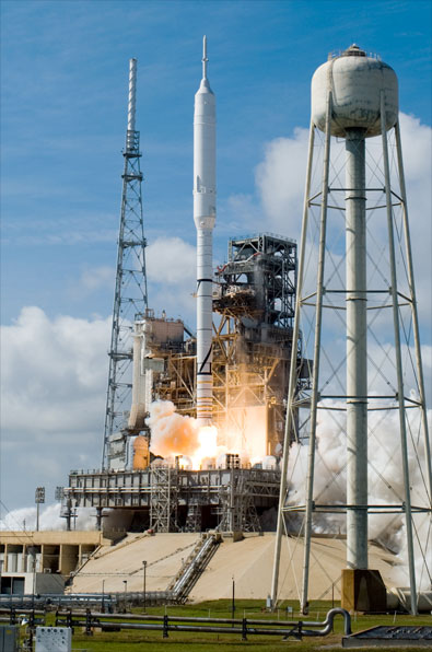 Lightning Towers Stand Tall at NASA Kennedy's Launch Pad 39B - NASA