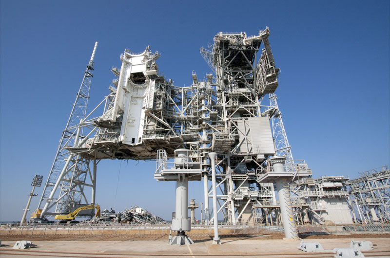 Lightning Towers Stand Tall at NASA Kennedy's Launch Pad 39B - NASA