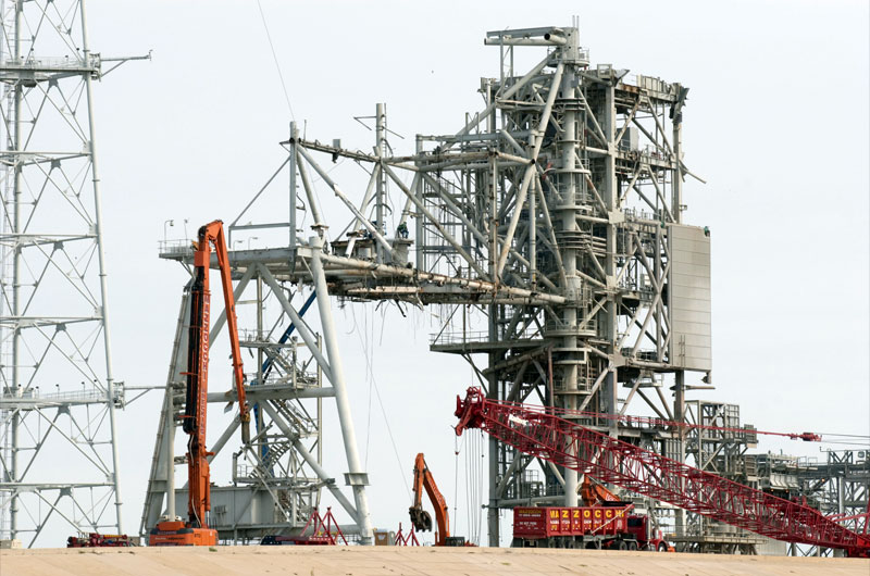 Space shuttle launch pad 'cleaned' of historic towers