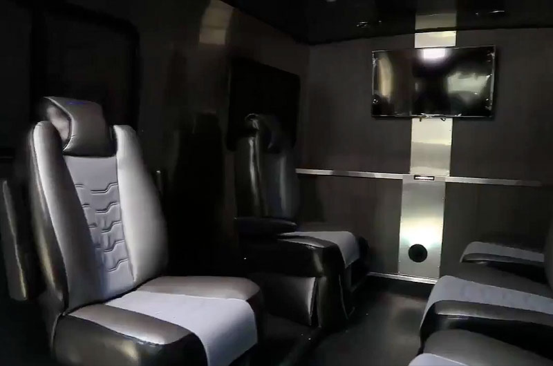 Astrovan Ii Airstream Builds New Transport For Boeing