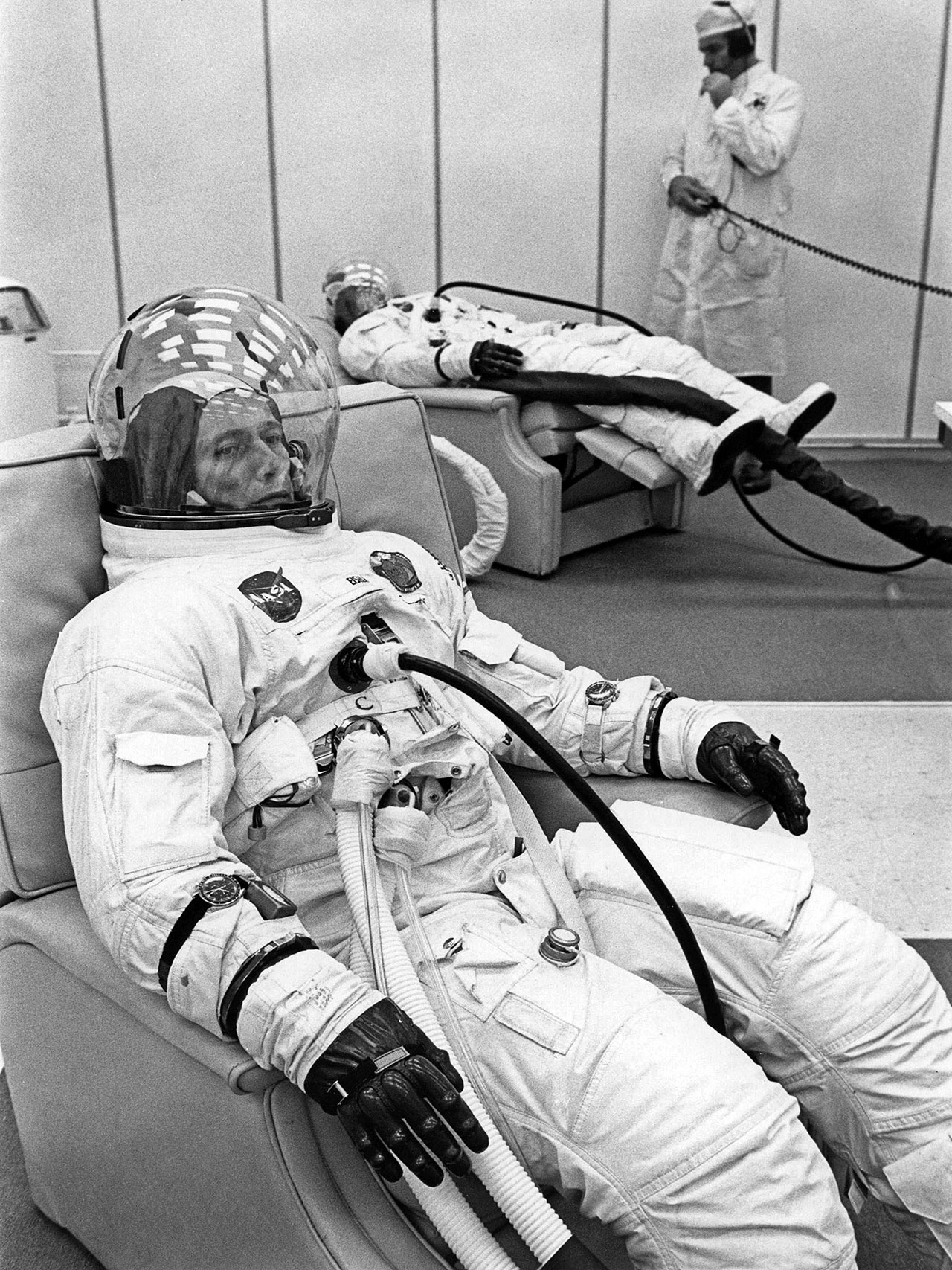 omega watch astronaut