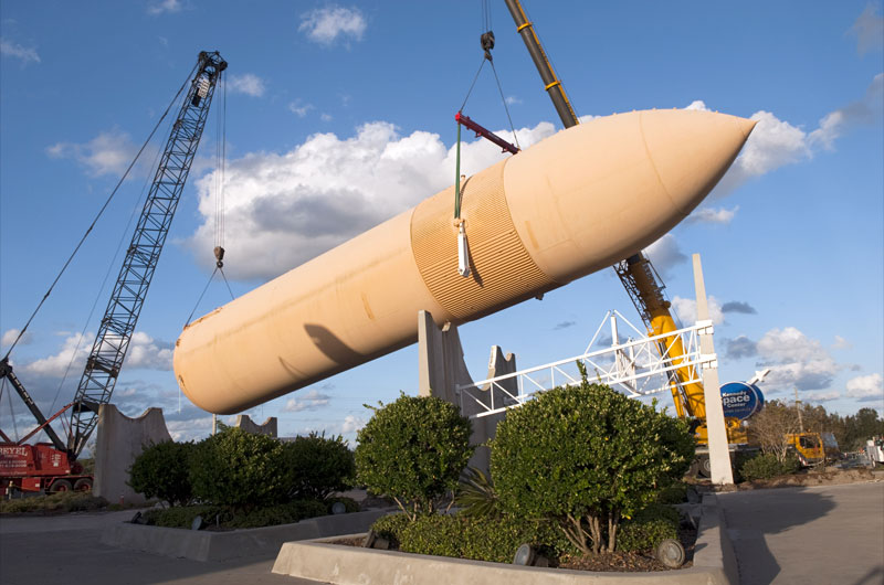 NASA's Fla. visitor center clearing way for Atlantis arrival