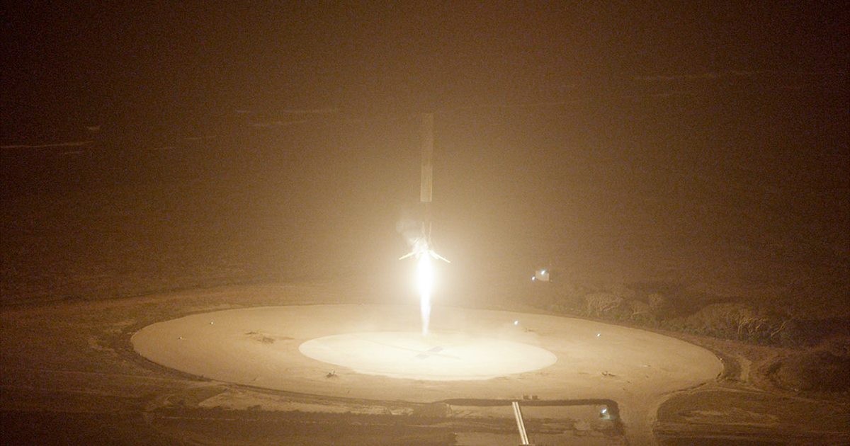 SpaceX returns to flight, and to the launch site: Falcon 9 stage lands ...