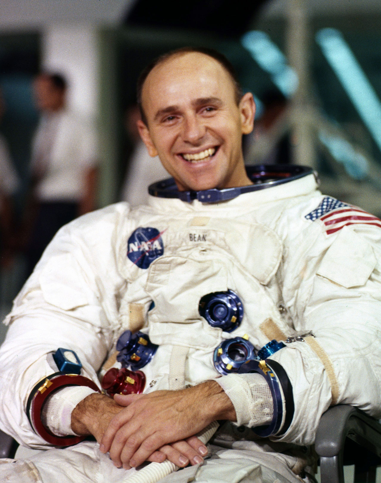Astronaut Alan Bean, Apollo moonwalker-turned-artist, dies at 86 | collectSPACE1280 x 1624