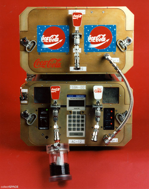 cocacola_spacedispenser01.jpg