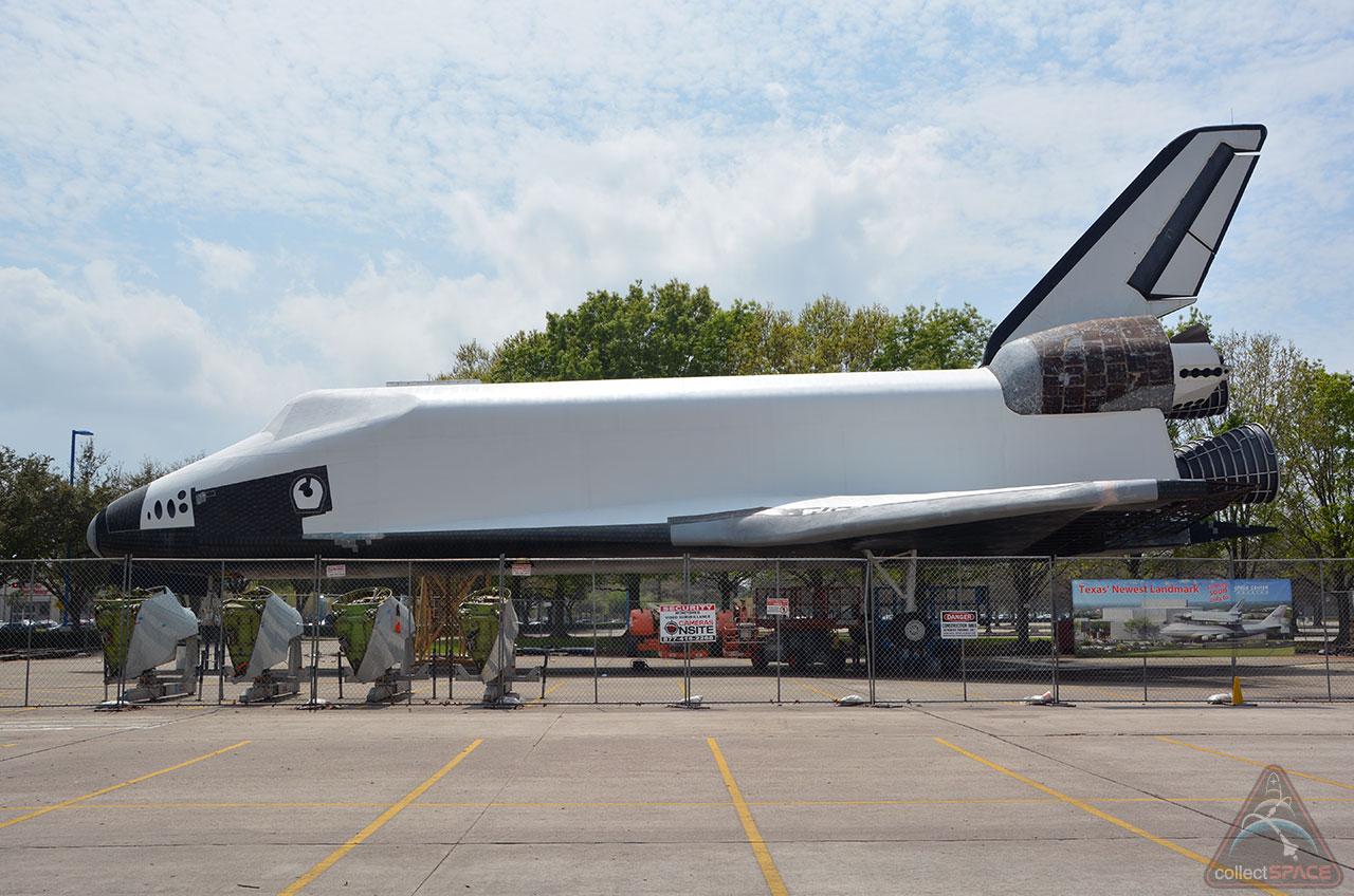 spacecenterhouston_shuttle747carrier25-l