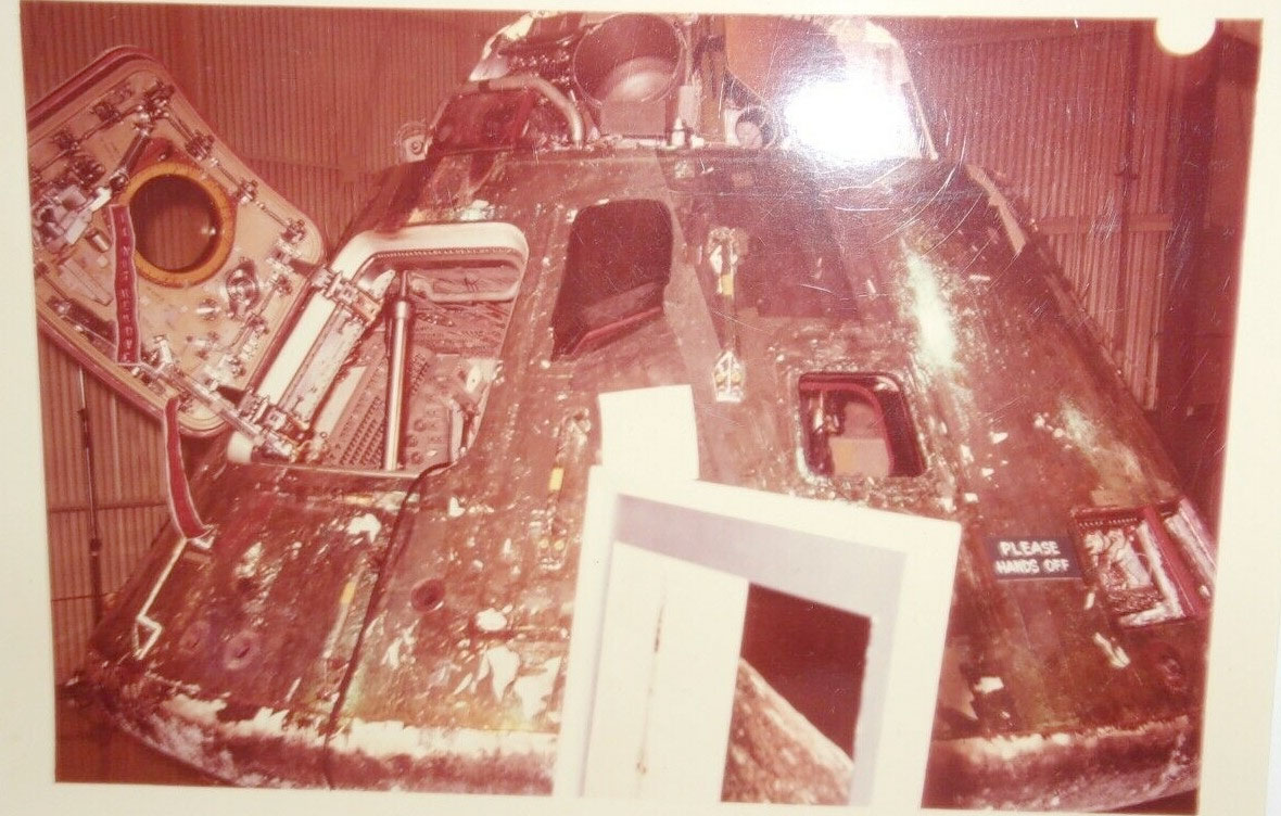 Apollo recovery teams taking souvenirs - collectSPACE: Messages