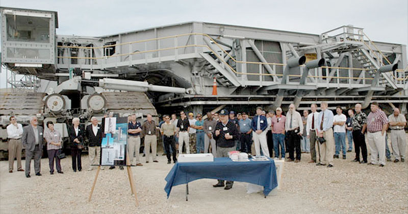 Crawling to the moon, 40 years later: NASA's crawler-transporters ...