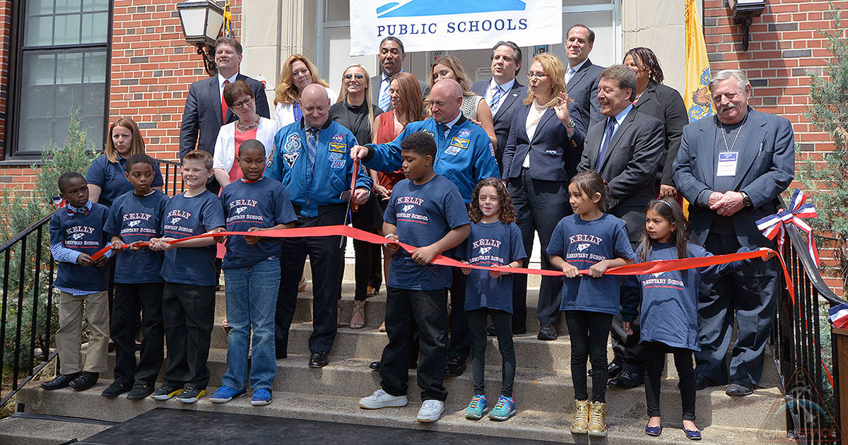 Kelly Elementary: Grade school renaming honors NASA's twin astronauts ...