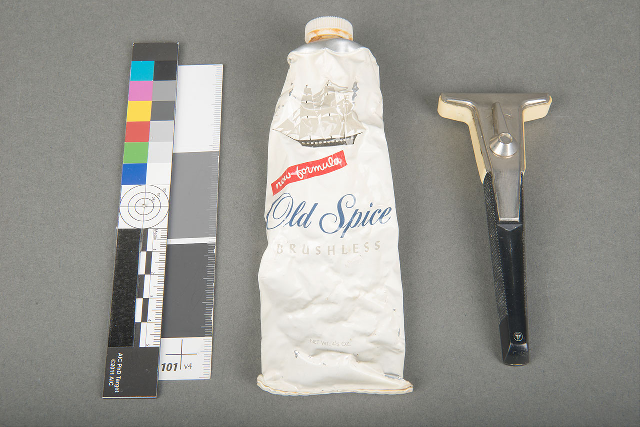 Conserving Michael Collins' Apollo 11 razor - collectSPACE: Messages